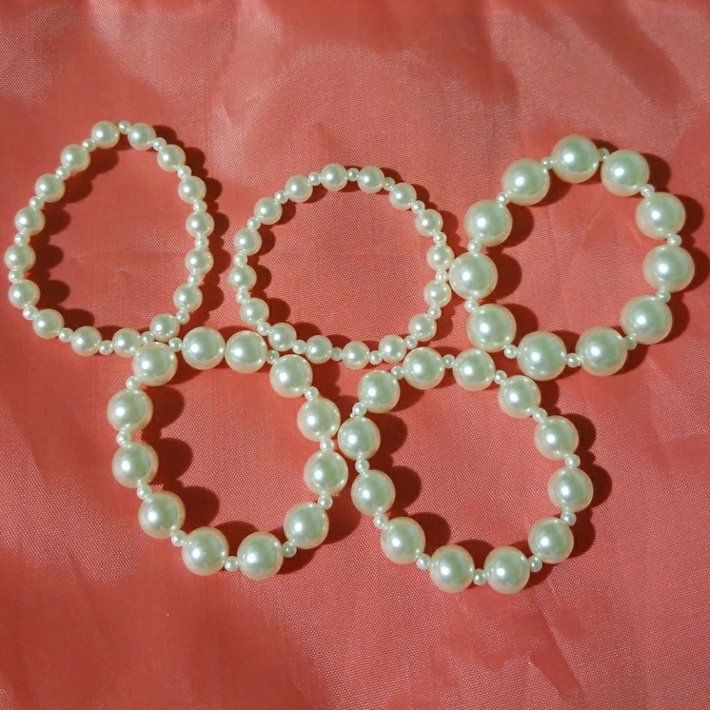 Set of 5 Faux Pearl Bracelets